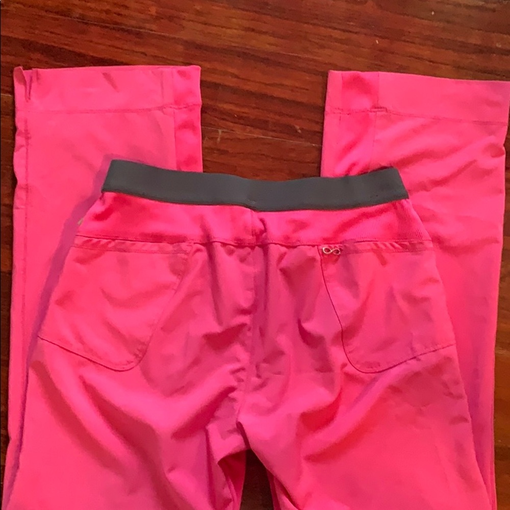Pink scrub pants - Picture 2 of 3